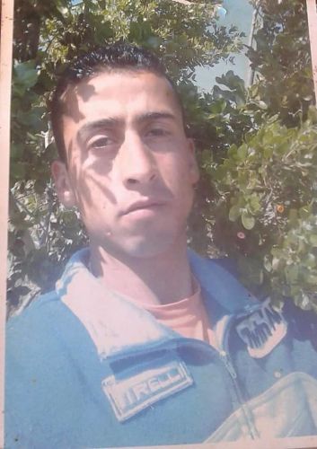 Le père du petit martyr Ali est mort, son frère sort du coma (vidéo)
